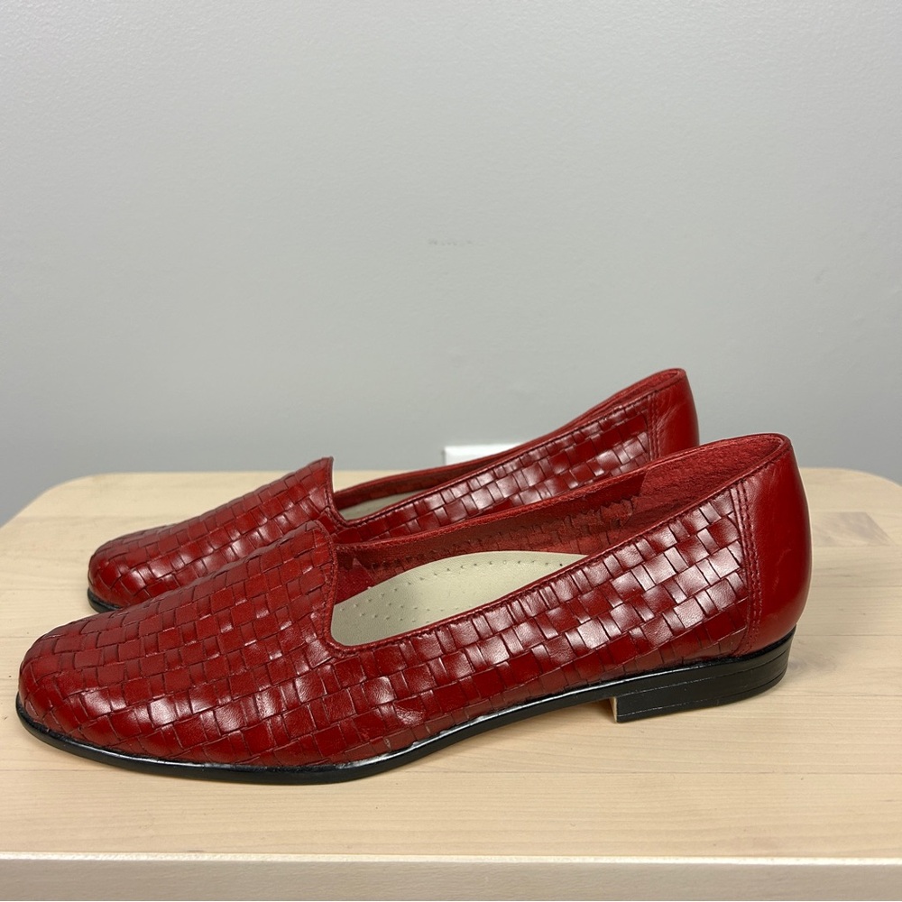 Vintage Red Woven Loafers